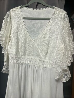 Rosegal White Lace V-Neck Tunic Top